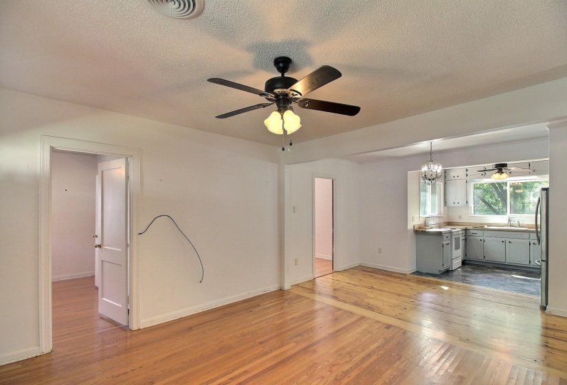 487 CENTER ST, Collierville, Tennessee 38017, 3 Bedrooms Bedrooms, 6 Rooms Rooms,2 BathroomsBathrooms,Residential,For Sale,CENTER,10209966