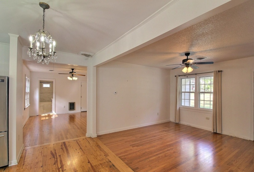487 CENTER ST, Collierville, Tennessee 38017, 3 Bedrooms Bedrooms, 6 Rooms Rooms,2 BathroomsBathrooms,Residential,For Sale,CENTER,10209966