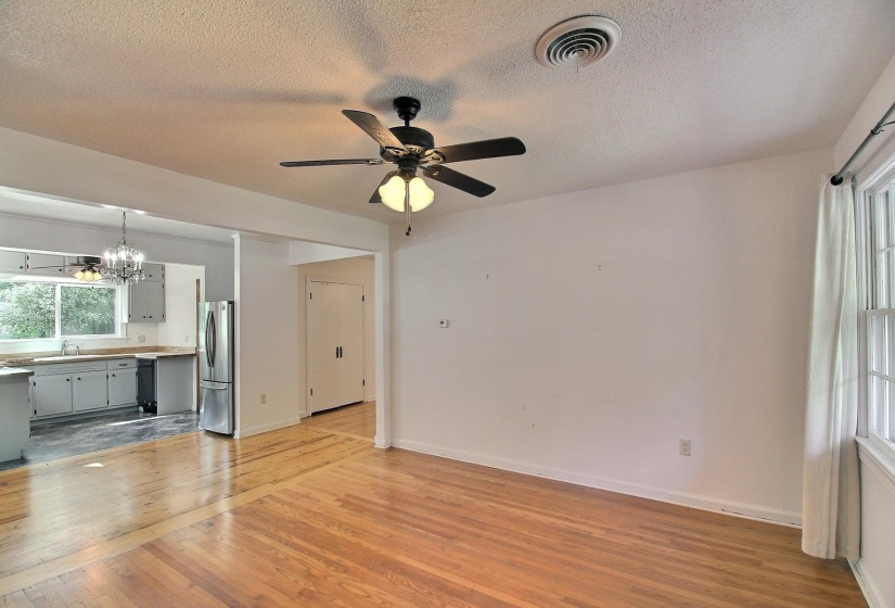 487 CENTER ST, Collierville, Tennessee 38017, 3 Bedrooms Bedrooms, 6 Rooms Rooms,2 BathroomsBathrooms,Residential,For Sale,CENTER,10209966