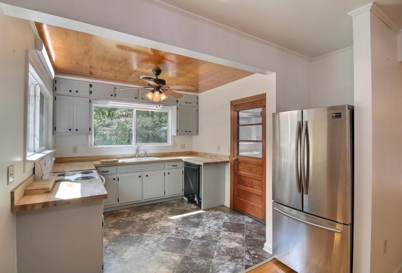 487 CENTER ST, Collierville, Tennessee 38017, 3 Bedrooms Bedrooms, 6 Rooms Rooms,2 BathroomsBathrooms,Residential,For Sale,CENTER,10209966