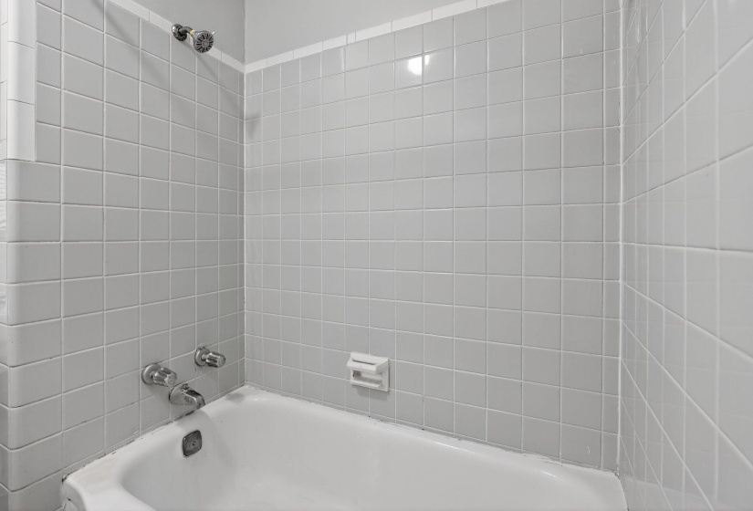 Full bath with tub / shower combination