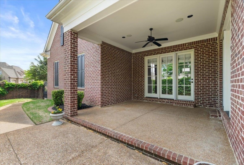 1862 OLD TOWNE LN, Germantown, Tennessee 38139, 4 Bedrooms Bedrooms, 8 Rooms Rooms,3.1 BathroomsBathrooms,Residential,For Sale,OLD TOWNE,10219791