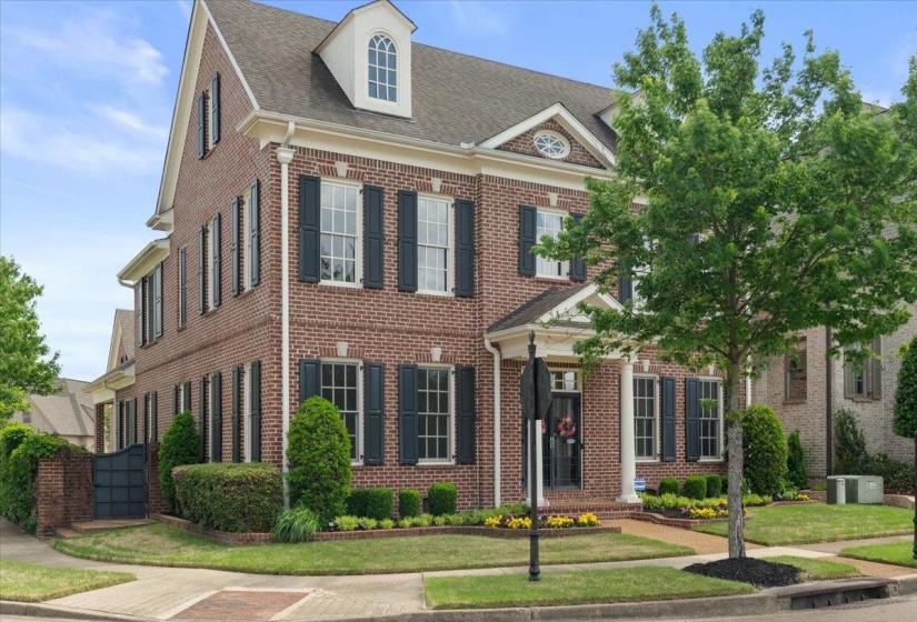 1862 OLD TOWNE LN, Germantown, Tennessee 38139, 4 Bedrooms Bedrooms, 8 Rooms Rooms,3.1 BathroomsBathrooms,Residential,For Sale,OLD TOWNE,10219791