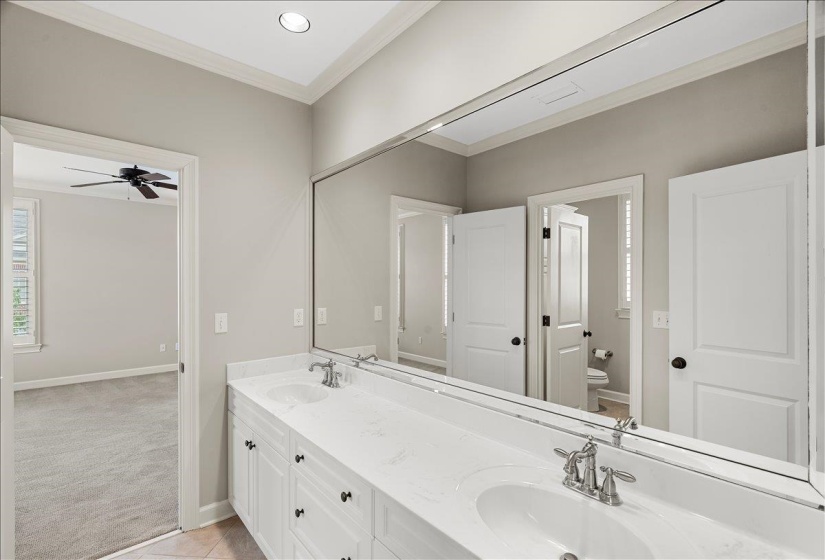 1862 OLD TOWNE LN, Germantown, Tennessee 38139, 4 Bedrooms Bedrooms, 8 Rooms Rooms,3.1 BathroomsBathrooms,Residential,For Sale,OLD TOWNE,10219791