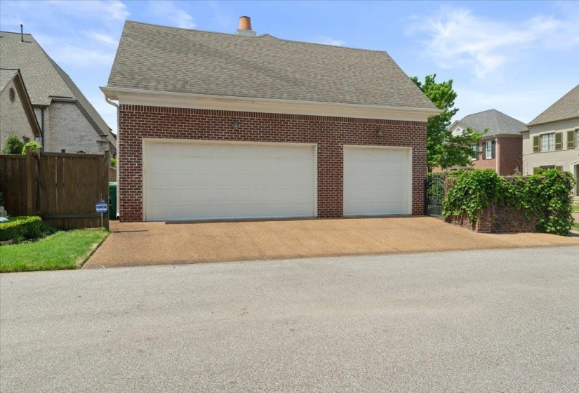 1862 OLD TOWNE LN, Germantown, Tennessee 38139, 4 Bedrooms Bedrooms, 8 Rooms Rooms,3.1 BathroomsBathrooms,Residential,For Sale,OLD TOWNE,10219791