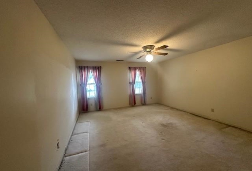 1915 HIDDEN OAKS DR, Germantown, Tennessee 38138, 4 Bedrooms Bedrooms, 10 Rooms Rooms,2.1 BathroomsBathrooms,Residential,For Sale,HIDDEN OAKS,10219967