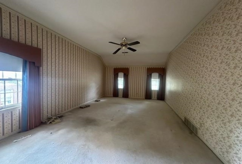 1915 HIDDEN OAKS DR, Germantown, Tennessee 38138, 4 Bedrooms Bedrooms, 10 Rooms Rooms,2.1 BathroomsBathrooms,Residential,For Sale,HIDDEN OAKS,10219967