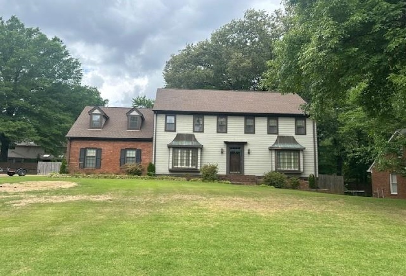 1915 HIDDEN OAKS DR, Germantown, Tennessee 38138, 4 Bedrooms Bedrooms, 10 Rooms Rooms,2.1 BathroomsBathrooms,Residential,For Sale,HIDDEN OAKS,10219967