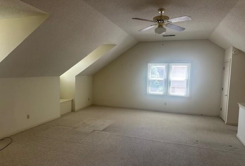 1915 HIDDEN OAKS DR, Germantown, Tennessee 38138, 4 Bedrooms Bedrooms, 10 Rooms Rooms,2.1 BathroomsBathrooms,Residential,For Sale,HIDDEN OAKS,10219967
