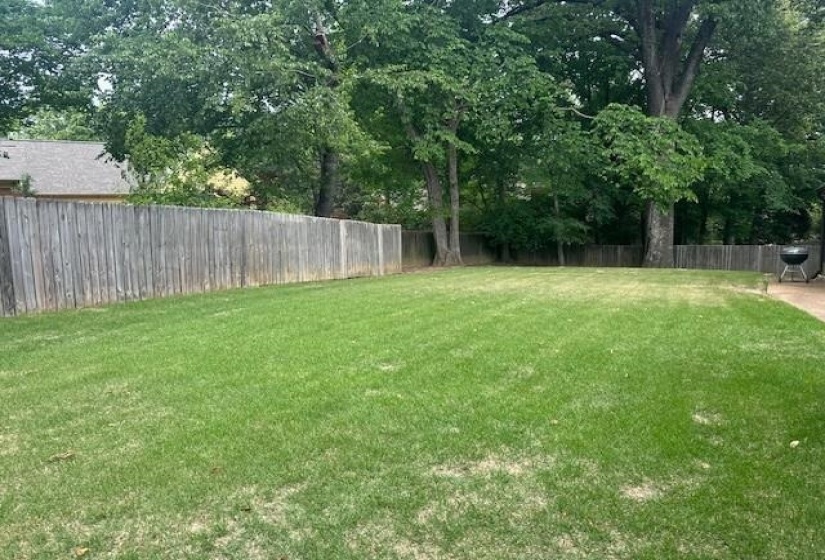 1915 HIDDEN OAKS DR, Germantown, Tennessee 38138, 4 Bedrooms Bedrooms, 10 Rooms Rooms,2.1 BathroomsBathrooms,Residential,For Sale,HIDDEN OAKS,10219967