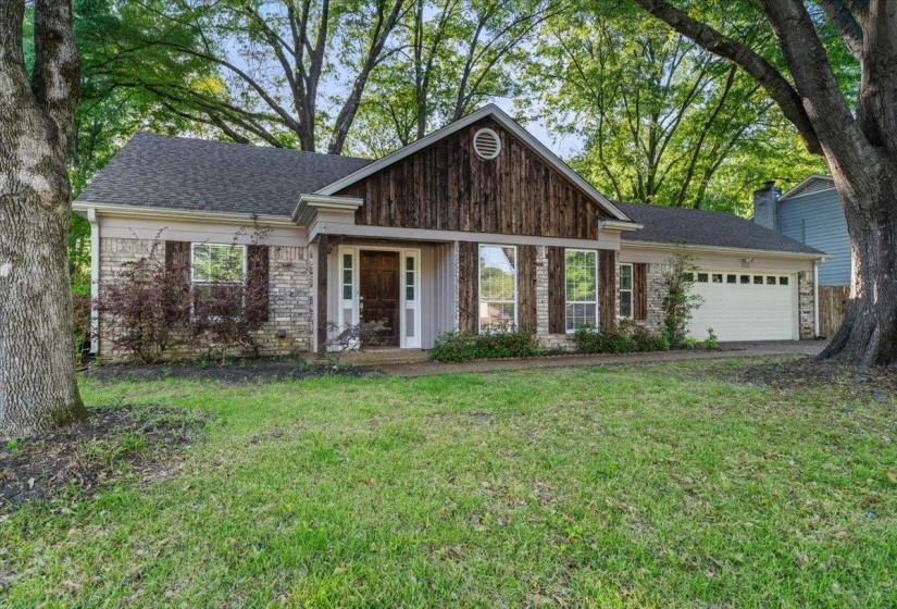 1815 BOULINWOOD LN, Germantown, Tennessee 38138, 4 Bedrooms Bedrooms, 9 Rooms Rooms,2.1 BathroomsBathrooms,Residential,For Sale,BOULINWOOD,10219971