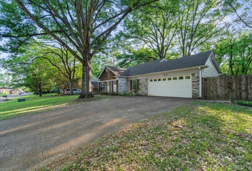 1815 BOULINWOOD LN, Germantown, Tennessee 38138, 4 Bedrooms Bedrooms, 9 Rooms Rooms,2.1 BathroomsBathrooms,Residential,For Sale,BOULINWOOD,10219971