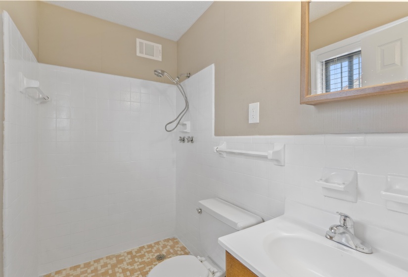 4445 DON ST, Memphis, Tennessee 38109, 3 Bedrooms Bedrooms, 7 Rooms Rooms,2 BathroomsBathrooms,Residential,For Sale,DON,10219972