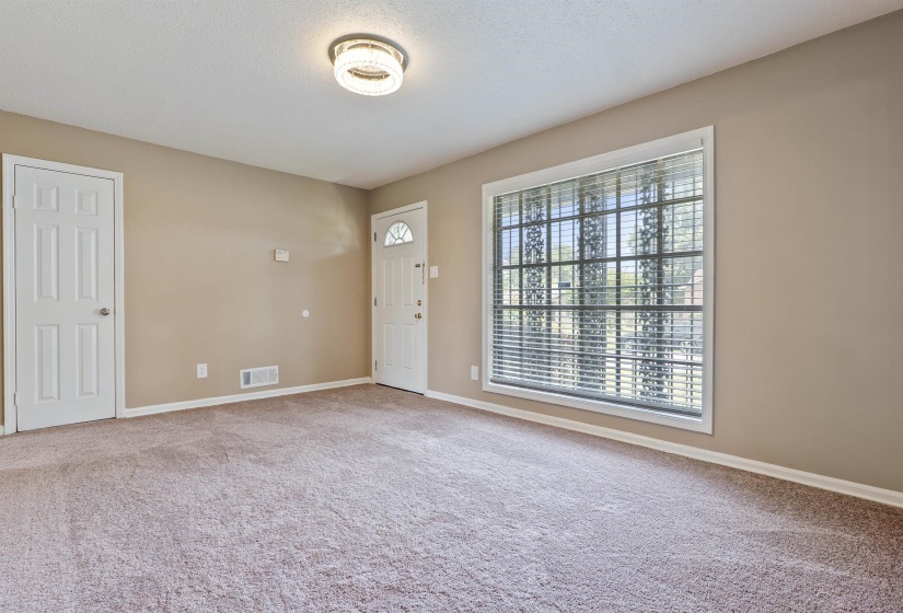 4445 DON ST, Memphis, Tennessee 38109, 3 Bedrooms Bedrooms, 7 Rooms Rooms,2 BathroomsBathrooms,Residential,For Sale,DON,10219972