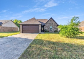 3960 SHAE PIERCE DR, Southaven, Mississippi 38671-8905, 3 Bedrooms Bedrooms, 5 Rooms Rooms,2 BathroomsBathrooms,Residential,For Sale,SHAE PIERCE,10219974