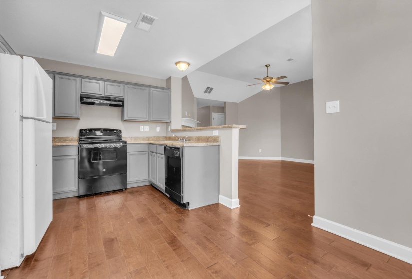 3960 SHAE PIERCE DR, Southaven, Mississippi 38671-8905, 3 Bedrooms Bedrooms, 5 Rooms Rooms,2 BathroomsBathrooms,Residential,For Sale,SHAE PIERCE,10219974