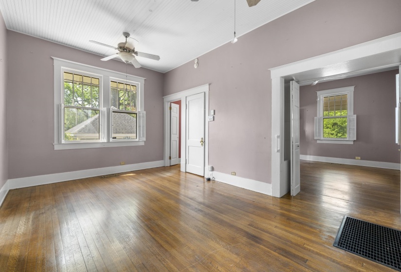 212 FLORENCE AVE, Memphis, Tennessee 38104, 2 Bedrooms Bedrooms, 6 Rooms Rooms,2 BathroomsBathrooms,Residential,For Sale,FLORENCE,10219976