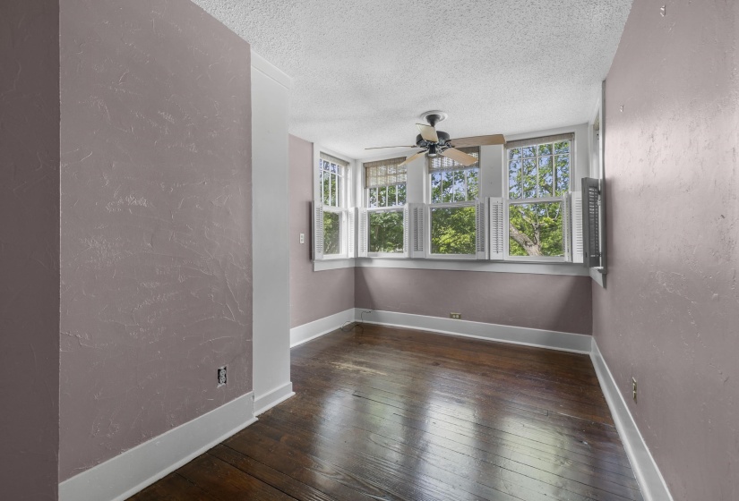 212 FLORENCE AVE, Memphis, Tennessee 38104, 2 Bedrooms Bedrooms, 6 Rooms Rooms,2 BathroomsBathrooms,Residential,For Sale,FLORENCE,10219976