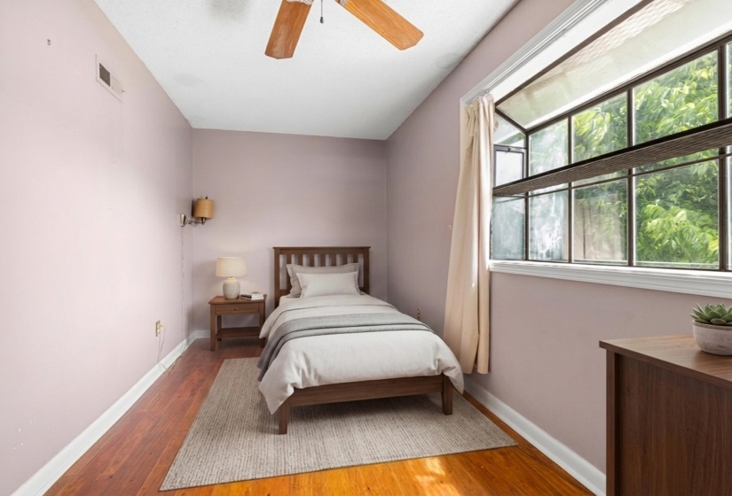 212 FLORENCE AVE, Memphis, Tennessee 38104, 2 Bedrooms Bedrooms, 6 Rooms Rooms,2 BathroomsBathrooms,Residential,For Sale,FLORENCE,10219976