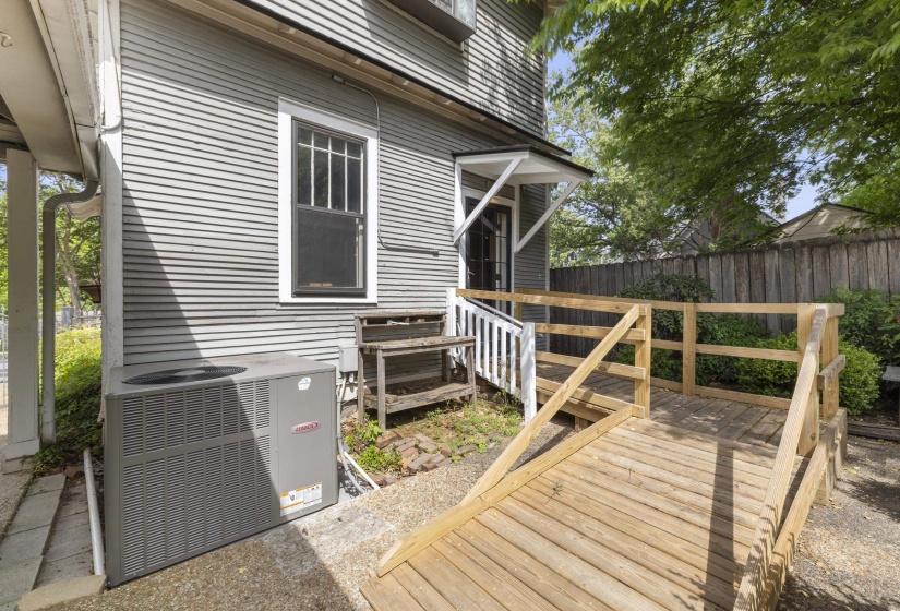 212 FLORENCE AVE, Memphis, Tennessee 38104, 2 Bedrooms Bedrooms, 6 Rooms Rooms,2 BathroomsBathrooms,Residential,For Sale,FLORENCE,10219976
