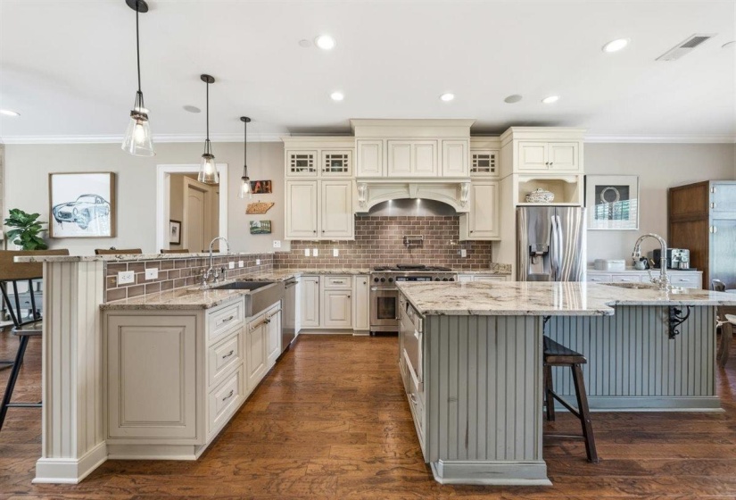 8995 TELLURIDE CV, Germantown, Tennessee 38138, 6 Bedrooms Bedrooms, 13 Rooms Rooms,4.1 BathroomsBathrooms,Residential,For Sale,TELLURIDE,10219991