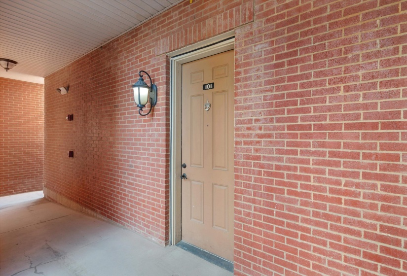 65 PONTOTOC AVE, Memphis, Tennessee 38103, 2 Bedrooms Bedrooms, 5 Rooms Rooms,2.1 BathroomsBathrooms,Residential,For Sale,PONTOTOC,10219995