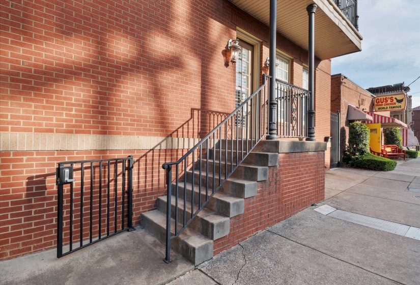 65 PONTOTOC AVE, Memphis, Tennessee 38103, 2 Bedrooms Bedrooms, 5 Rooms Rooms,2.1 BathroomsBathrooms,Residential,For Sale,PONTOTOC,10219995