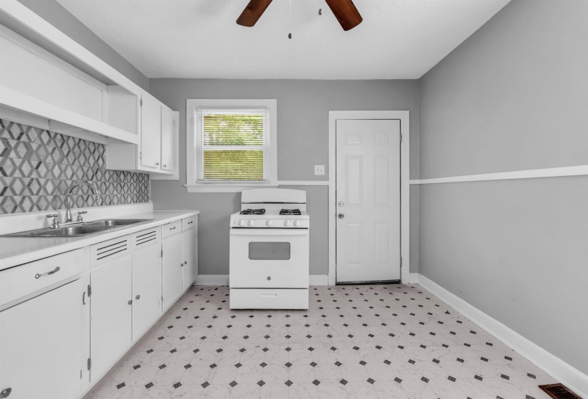 3678 MASON AVE, Memphis, Tennessee 38122, 2 Bedrooms Bedrooms, 4 Rooms Rooms,1 BathroomBathrooms,Residential,For Sale,MASON,10219997