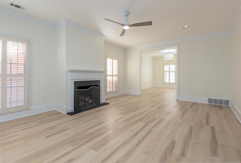 4745 AYNSLEY DR, Memphis, Tennessee 38117, 3 Bedrooms Bedrooms, 6 Rooms Rooms,3.1 BathroomsBathrooms,Residential,For Sale,AYNSLEY,10219998