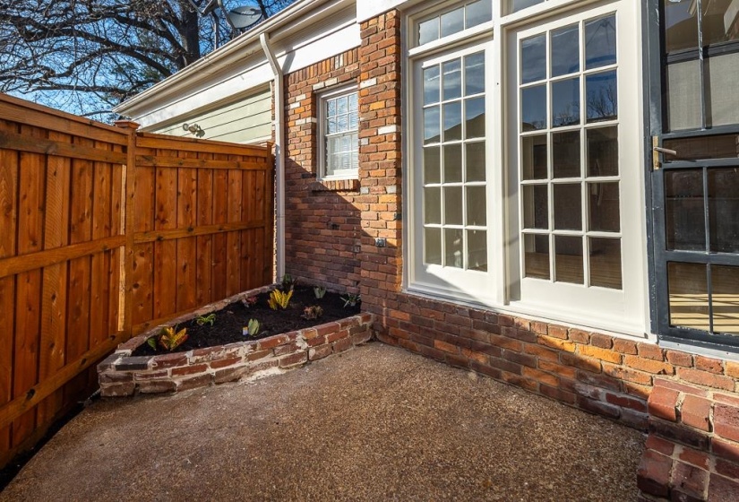 4745 AYNSLEY DR, Memphis, Tennessee 38117, 3 Bedrooms Bedrooms, 6 Rooms Rooms,3.1 BathroomsBathrooms,Residential,For Sale,AYNSLEY,10219998