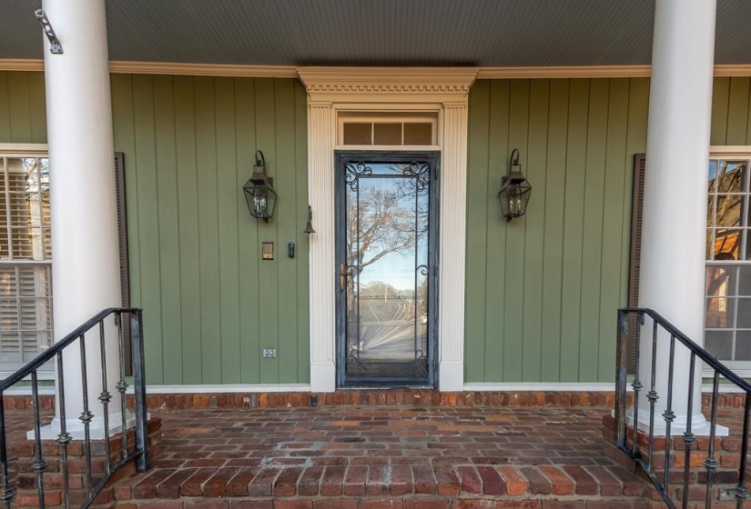 4745 AYNSLEY DR, Memphis, Tennessee 38117, 3 Bedrooms Bedrooms, 6 Rooms Rooms,3.1 BathroomsBathrooms,Residential,For Sale,AYNSLEY,10219998