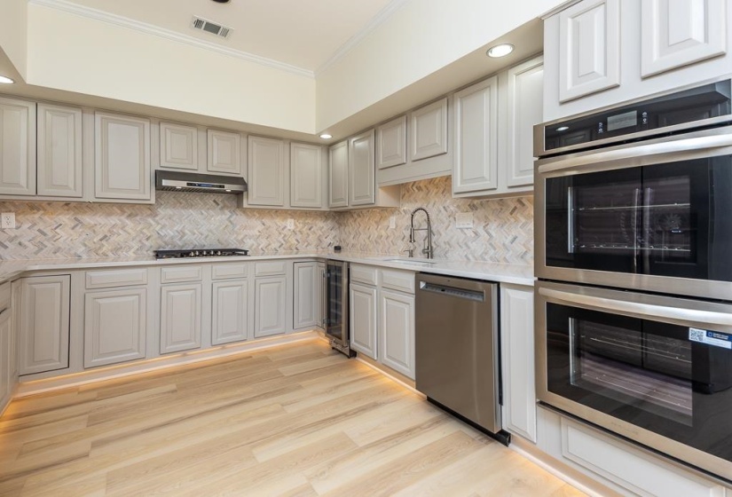 4745 AYNSLEY DR, Memphis, Tennessee 38117, 3 Bedrooms Bedrooms, 6 Rooms Rooms,3.1 BathroomsBathrooms,Residential,For Sale,AYNSLEY,10219998