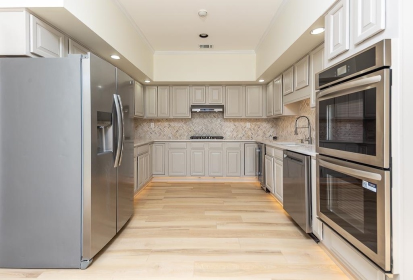 4745 AYNSLEY DR, Memphis, Tennessee 38117, 3 Bedrooms Bedrooms, 6 Rooms Rooms,3.1 BathroomsBathrooms,Residential,For Sale,AYNSLEY,10219998