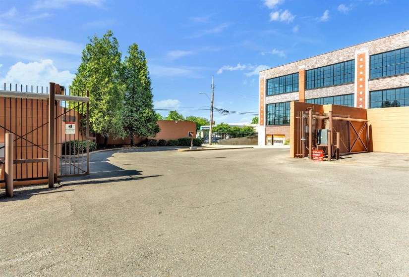 437 MONROE AVE, Memphis, Tennessee 38103, 1 Bedroom Bedrooms, 3 Rooms Rooms,1 BathroomBathrooms,Residential,For Sale,MONROE,10220001