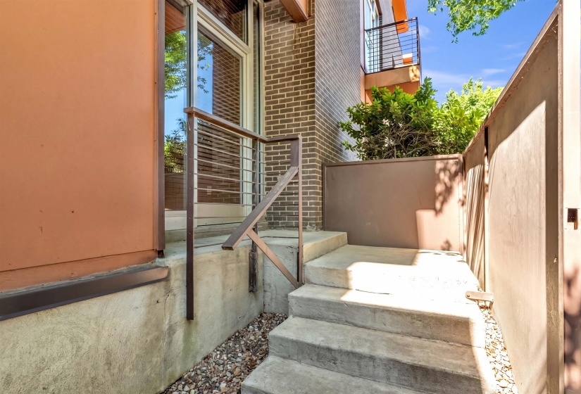437 MONROE AVE, Memphis, Tennessee 38103, 1 Bedroom Bedrooms, 3 Rooms Rooms,1 BathroomBathrooms,Residential,For Sale,MONROE,10220001