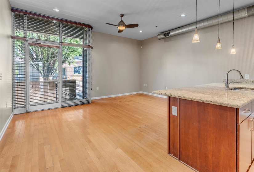 437 MONROE AVE, Memphis, Tennessee 38103, 1 Bedroom Bedrooms, 3 Rooms Rooms,1 BathroomBathrooms,Residential,For Sale,MONROE,10220001
