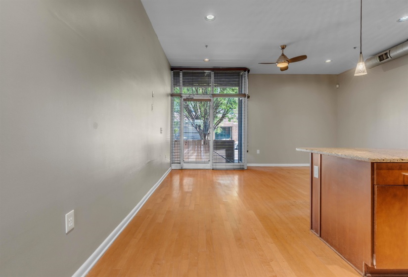 437 MONROE AVE, Memphis, Tennessee 38103, 1 Bedroom Bedrooms, 3 Rooms Rooms,1 BathroomBathrooms,Residential,For Sale,MONROE,10220001