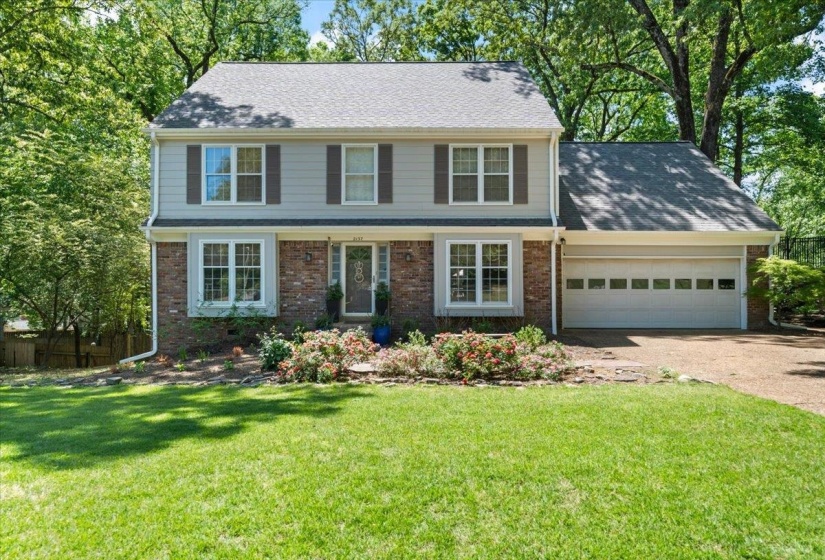 2137 WOODSIDE DR, Germantown, Tennessee 38138, 5 Bedrooms Bedrooms, 8 Rooms Rooms,3.1 BathroomsBathrooms,Residential,For Sale,WOODSIDE,10220012