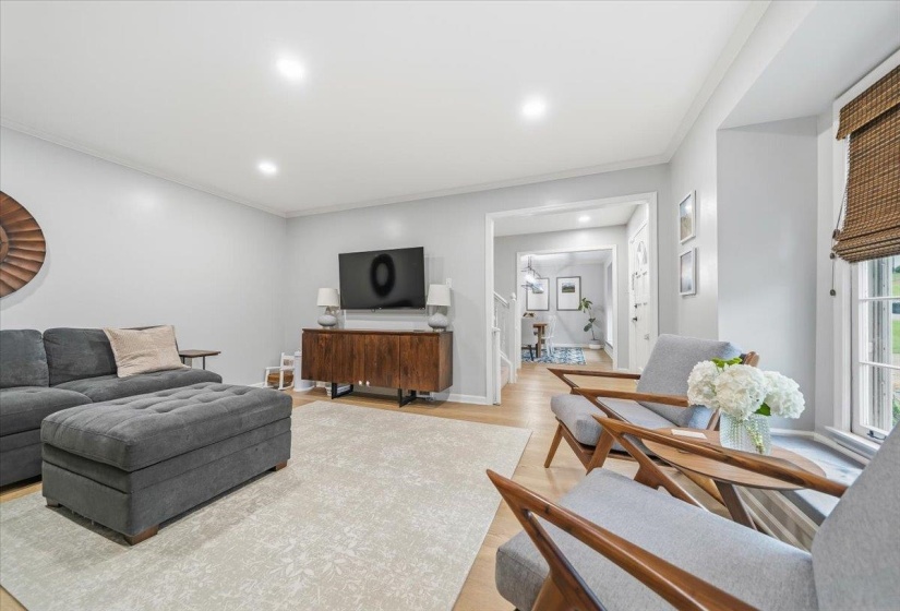 2137 WOODSIDE DR, Germantown, Tennessee 38138, 5 Bedrooms Bedrooms, 8 Rooms Rooms,3.1 BathroomsBathrooms,Residential,For Sale,WOODSIDE,10220012