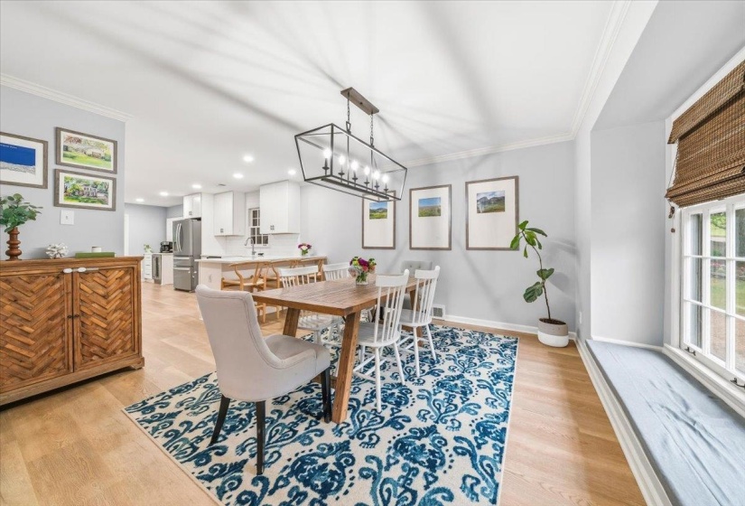 2137 WOODSIDE DR, Germantown, Tennessee 38138, 5 Bedrooms Bedrooms, 8 Rooms Rooms,3.1 BathroomsBathrooms,Residential,For Sale,WOODSIDE,10220012