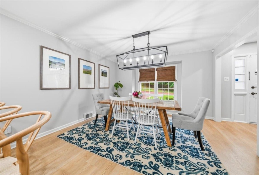 2137 WOODSIDE DR, Germantown, Tennessee 38138, 5 Bedrooms Bedrooms, 8 Rooms Rooms,3.1 BathroomsBathrooms,Residential,For Sale,WOODSIDE,10220012