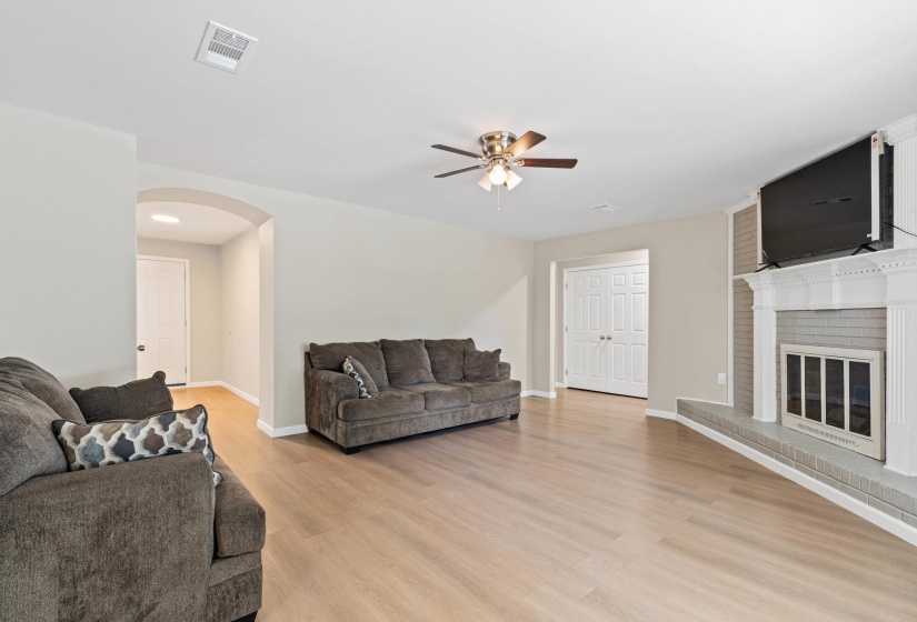 3094 KEMPER DR, Memphis, Tennessee 38115, 4 Bedrooms Bedrooms, 9 Rooms Rooms,2 BathroomsBathrooms,Residential,For Sale,KEMPER,10220020