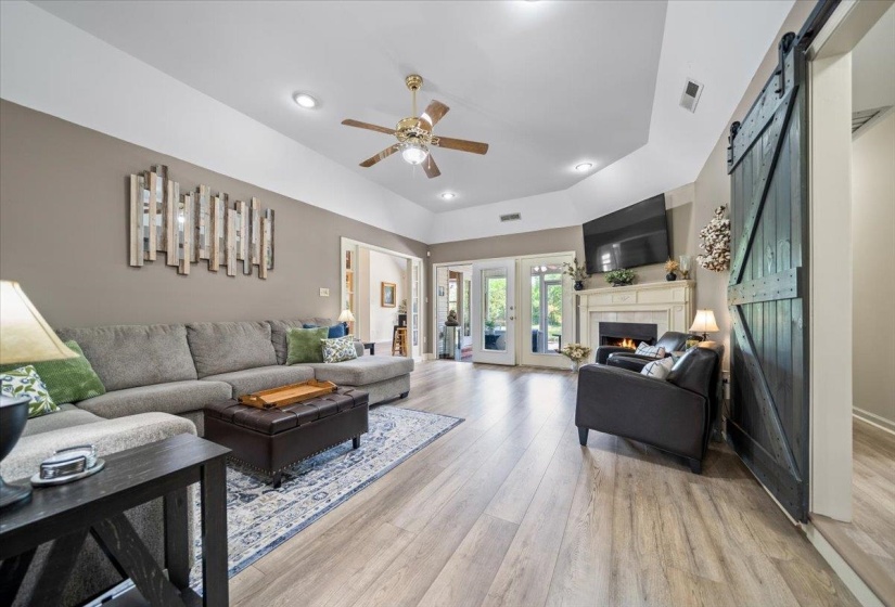 105 WILSON LN, Oakland, Tennessee 38060, ,Commercial/industrial,For Sale,WILSON,10220100