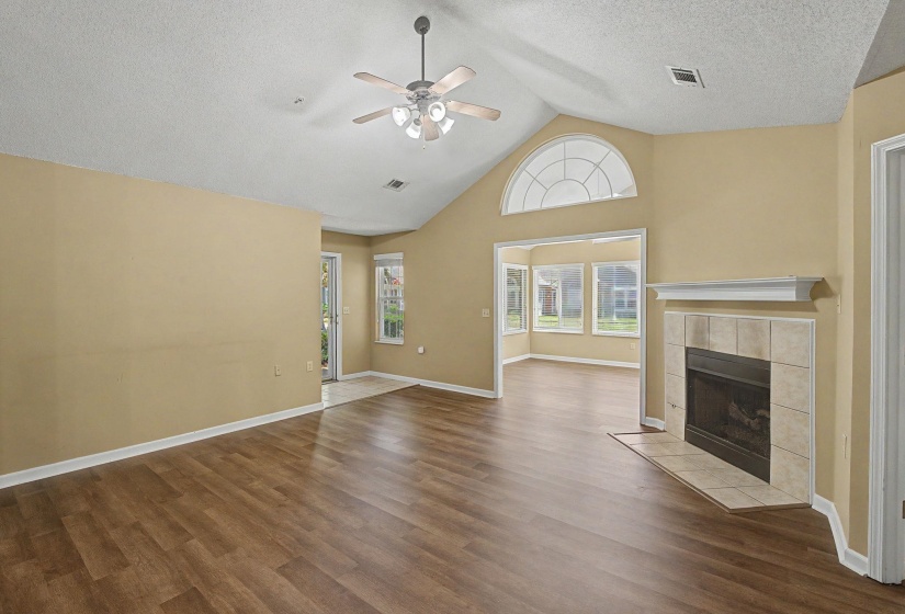 269 OAK CLUB LN, Collierville, Tennessee 38017, 2 Bedroom Bedrooms, 6 Room Rooms,2 BathroomBathrooms,Residential,For Sale,OAK CLUB,0,10220026