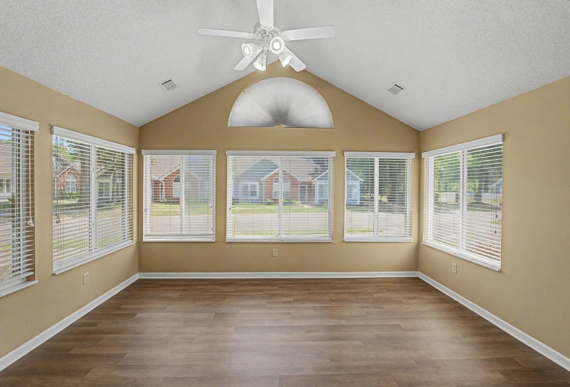 269 OAK CLUB LN, Collierville, Tennessee 38017, 2 Bedroom Bedrooms, 6 Room Rooms,2 BathroomBathrooms,Residential,For Sale,OAK CLUB,0,10220026