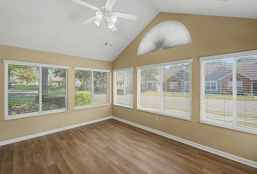 269 OAK CLUB LN, Collierville, Tennessee 38017, 2 Bedroom Bedrooms, 6 Room Rooms,2 BathroomBathrooms,Residential,For Sale,OAK CLUB,0,10220026