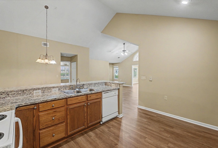 269 OAK CLUB LN, Collierville, Tennessee 38017, 2 Bedroom Bedrooms, 6 Room Rooms,2 BathroomBathrooms,Residential,For Sale,OAK CLUB,0,10220026