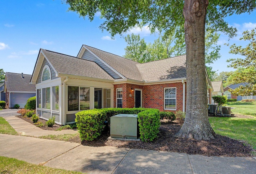 269 OAK CLUB LN, Collierville, Tennessee 38017, 2 Bedroom Bedrooms, 6 Room Rooms,2 BathroomBathrooms,Residential,For Sale,OAK CLUB,0,10220026