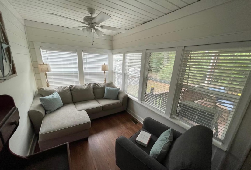 25 FRANK FWY, Iuka, Mississippi 38852, 4 Bedrooms Bedrooms, 11 Rooms Rooms,3 BathroomsBathrooms,Residential,For Sale,FRANK,10220043