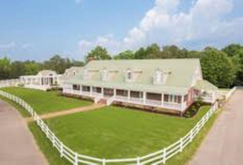 25 FRANK FWY, Iuka, Mississippi 38852, 4 Bedrooms Bedrooms, 11 Rooms Rooms,3 BathroomsBathrooms,Residential,For Sale,FRANK,10220043